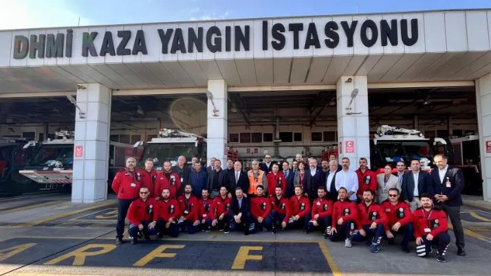 ANTALYA’DAKİ UÇAK KAZASINA MÜDAHALE EDEN ARRF EKİBİ ÖDÜLLENDİRİLDİ