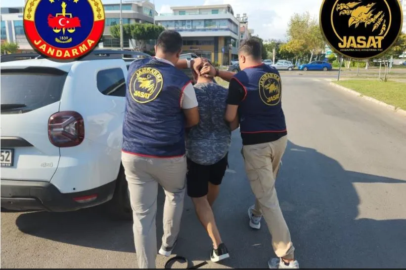 TAM BİR SUÇ MAKİNESİ VE KAÇAK.. ANTALYA’DA YAKALANDI
