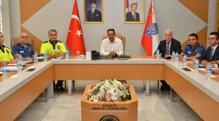 HUZURLU VE GÜVENLİ BİR ANTALYA İÇİN ÇALIŞMALAR DEVAM EDİYOR