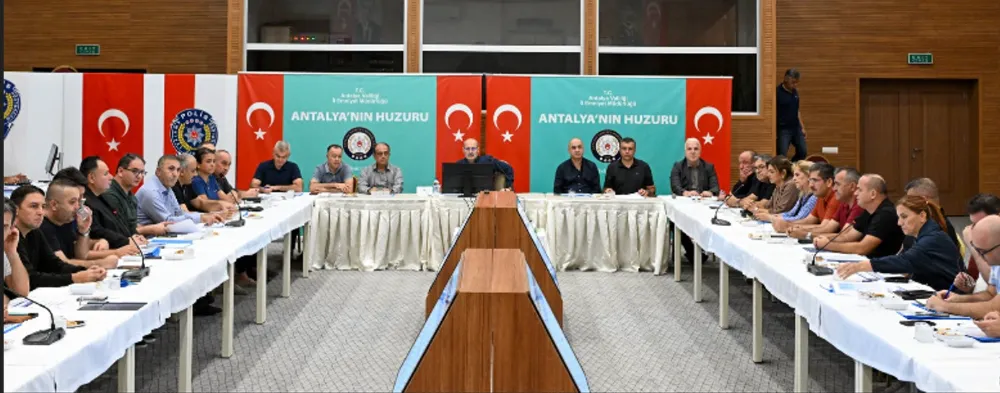 ANTALYA EMNİYETİ’NDE KENTİN HUZUR VE GÜVENLİĞİ KONUŞULDU