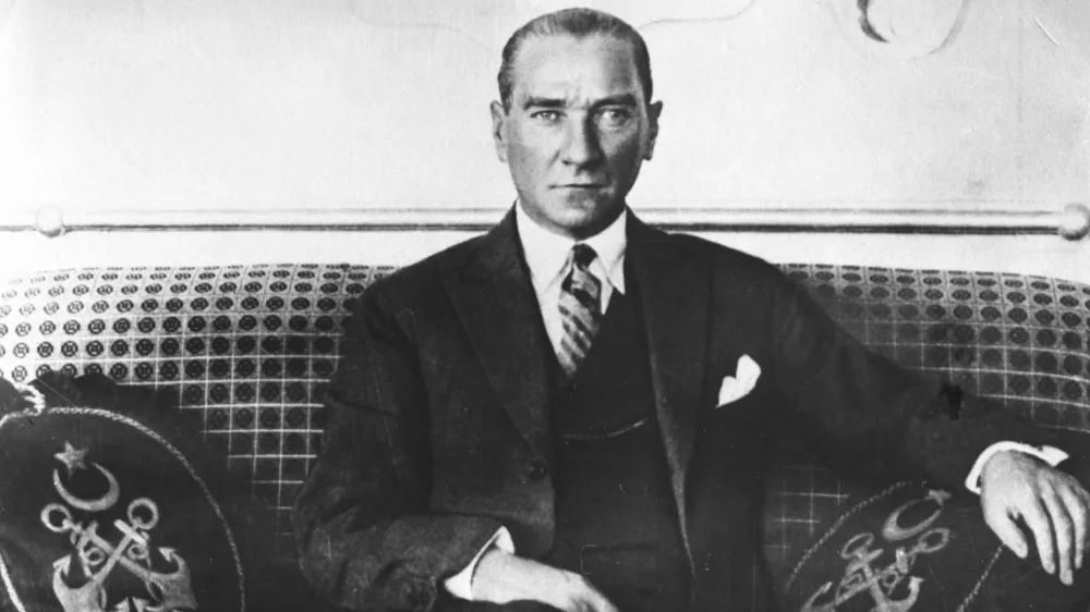 ATATÜRK 87 YIL ÖNCE ARAMIZDAN AYRILDI.. MİNNETLE ANIYORUZ