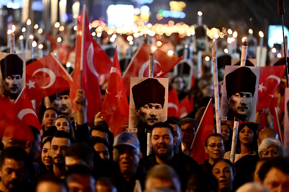 MURATPAŞA’DA ATA’YA SAYGI YÜRÜYÜŞÜ