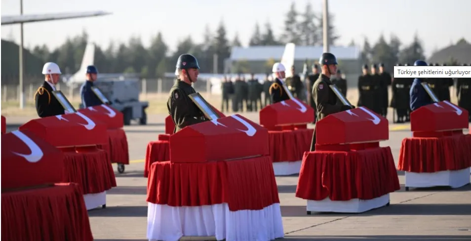TÜRKİYE ŞEHİTLERİNİ UĞURLUYOR.. MÜRTED HAVA MEYDANI’NDA TÖREN DÜZENLENDİ
