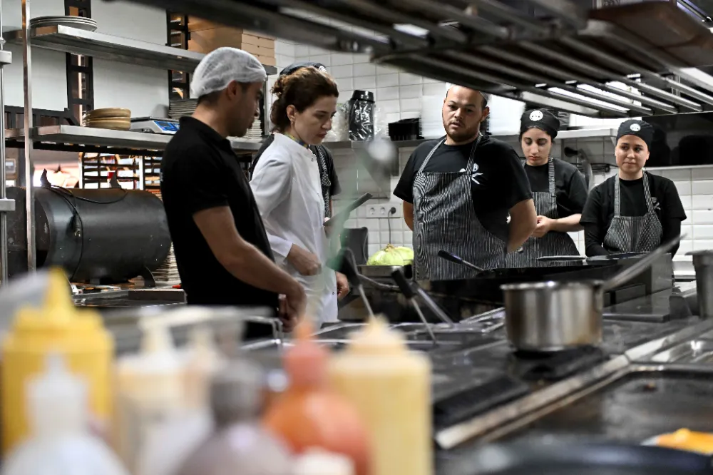 MURATPAŞA’DA 50 İŞLETMEYE GOLD TOWN HİJYEN BİLGİLENDİRMESİ YAPILDI