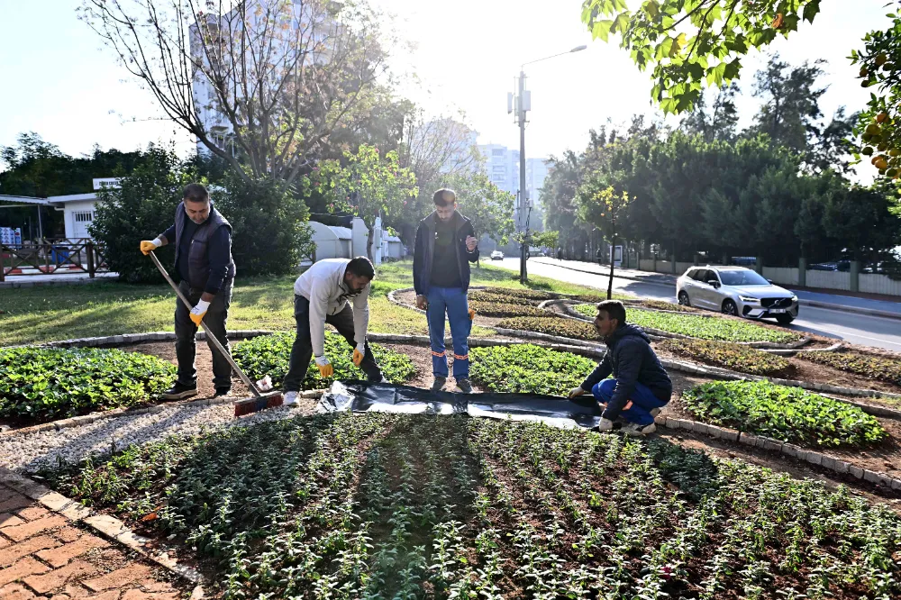 MURATPAŞA’DA TRAFİK PARKI ÇİÇEK BAHÇESİNE DÖNÜŞTÜ