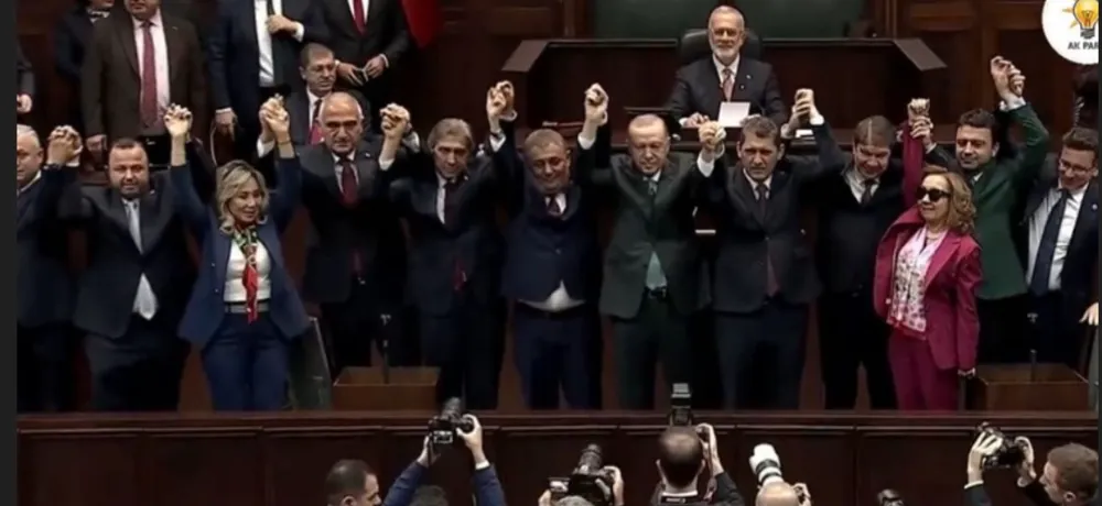 AK PARTİ’YE GEÇEN İSA YILDIRIM.. ‘EL BİRLİĞİYLE AKSU