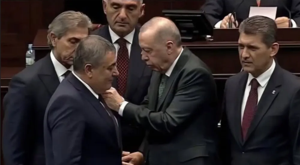 ROZETİ TAKAN İSA YILDIRIM.. ‘AK PARTİ