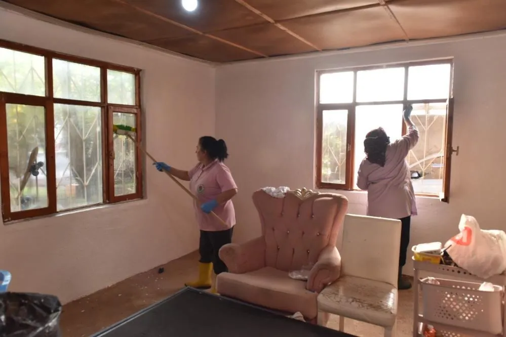 KEPEZ’DE EVİ YANAN AİLENİN TALEBİNE BAŞKAN KOCAGÖZ