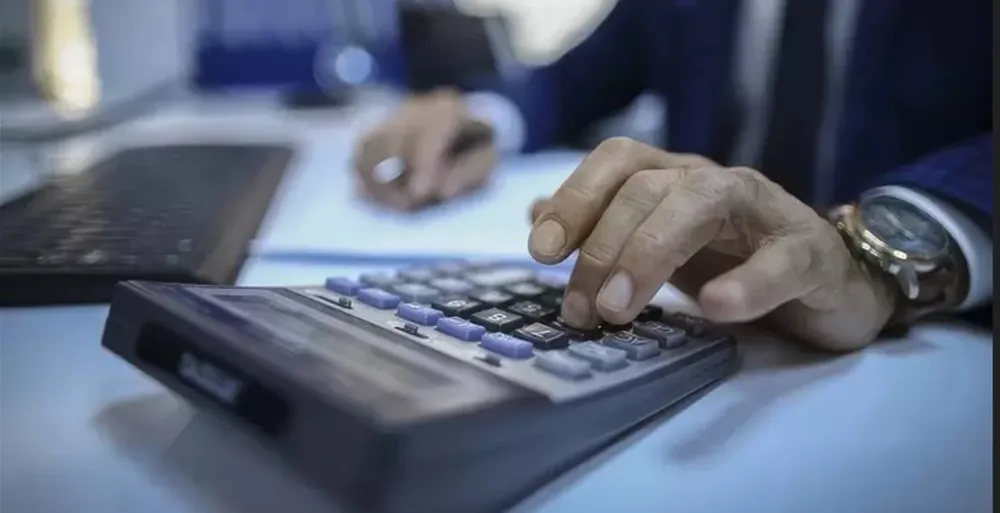 YENİ YILDA ÖDENECEK VERGİLER PASAPORT BEDELLERİ VE TRAFİK CEZALARI BELLİ OLDU