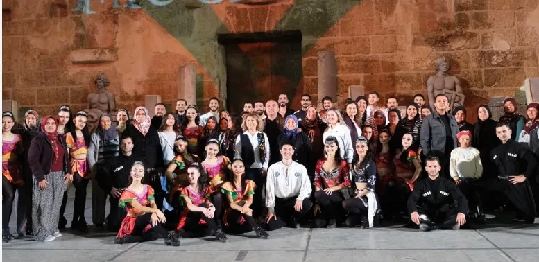 KADIN ÇİFTÇİLER ASPENDOS’TA FİRE OF ANATOLİA GÖSTERİSİNİ İZLEDİ