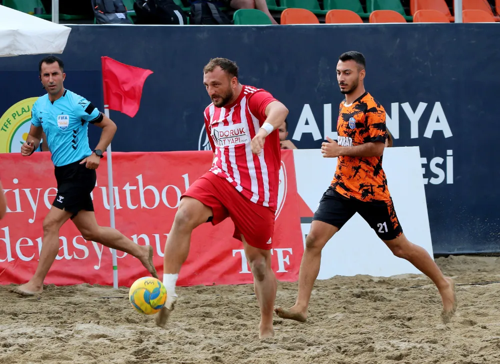 MANAVGAT BELEDİYESPOR YARI FİNALDE