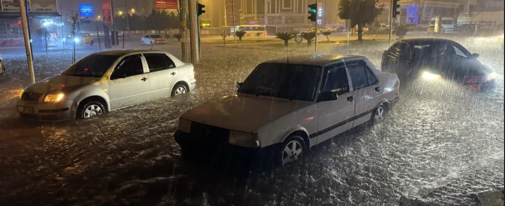 YURTTA HAVA DURUMU.. ANTALYA’DA GECE SAATLERİNDE İÇ KESİMLER SAĞANAK YAĞIŞLI