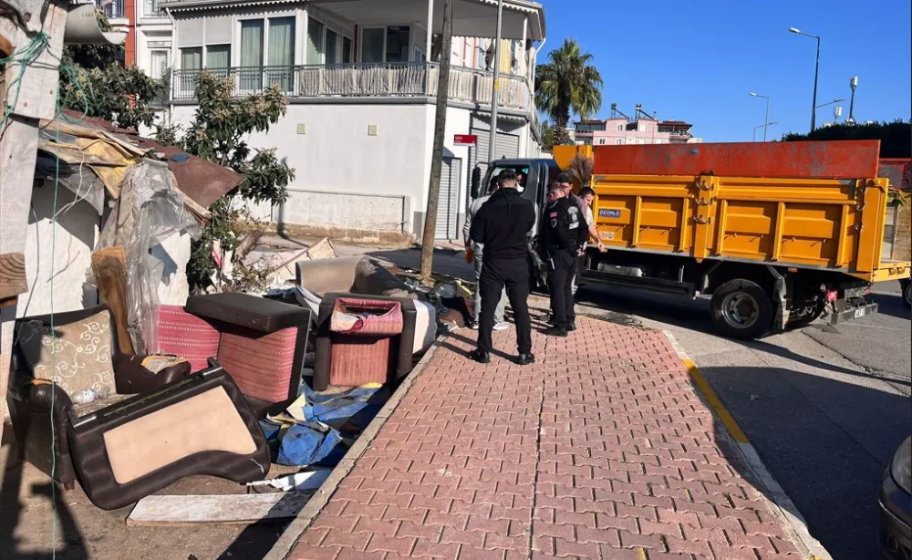 KEPEZ BELEDİYESİ’NDEN ÇÖP EV TEMİZLİĞİ.. 2 KAMYON ATIK TOPLANDI