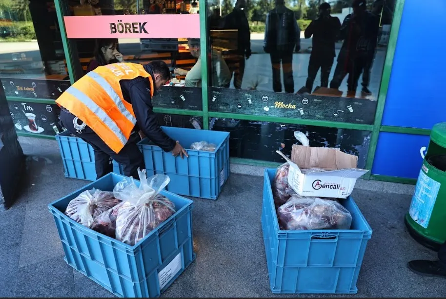 ANTALYA OTOGARINDA 270 KİLO UYGUNSUZ TAŞINAN ET BULUNDU