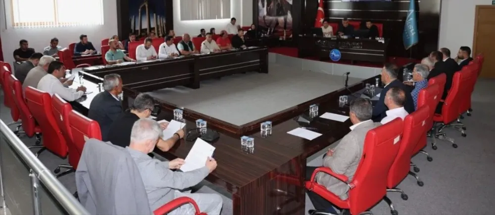 İSA YILDIRIM’DAN NEŞTER.. AKSU BELEDİYESİ’NDE YÖNETİCİLER DEĞİŞİYOR