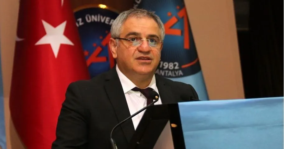ÜNİVERSİTEDE OPERASYON.. MURAT TURHAN VE 3 ÖĞRETİM ÜYESİ AÇIĞA ALINDI