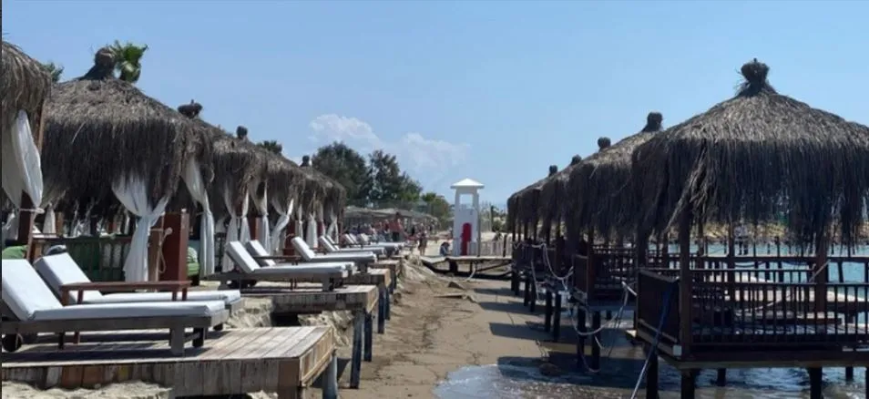 DENİZ GASPEDİLMİŞ.. ANTALYA’DA 5 YILDIZLI OTELLER KIYIYI İŞGALDE SINIR TANIMIYOR