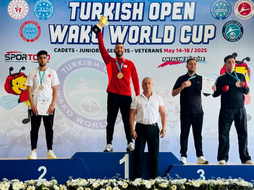 ANTALYASPOR’LU KİCK BOKSÖRLER DÜNYANIN ZİRVESİNDE