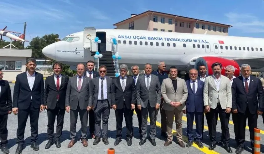 FUAR’IN EVSAHİBİ.. AKSU UÇAK BAKIM LİSESİ ‘DÜNYA OKULU’ OLMA YOLUNDA