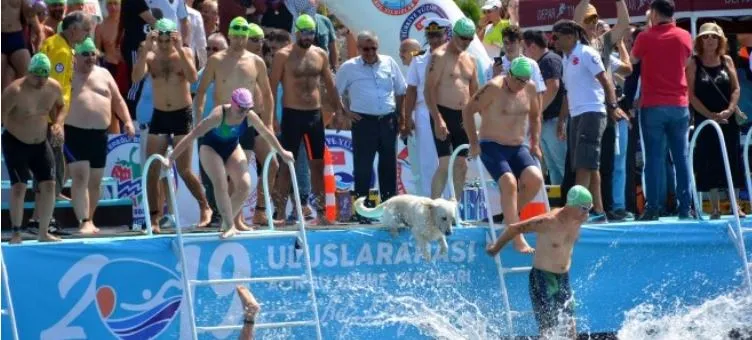 KAŞ’TAKİ ARENA AQUACHALLENGE’DA ESKİ BAKAN KÜRŞAD TÜZMEN DE YARIŞTI