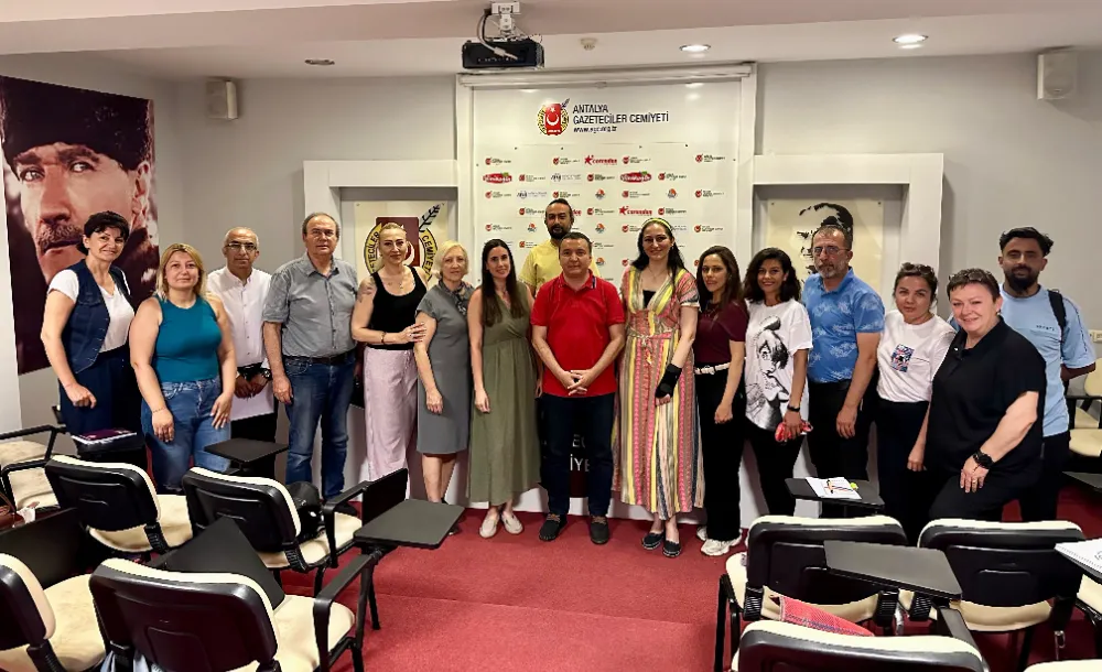 ANTALYALI GAZETECİLER MESLEKİ İNGİLİZCE ÖĞRENECEK