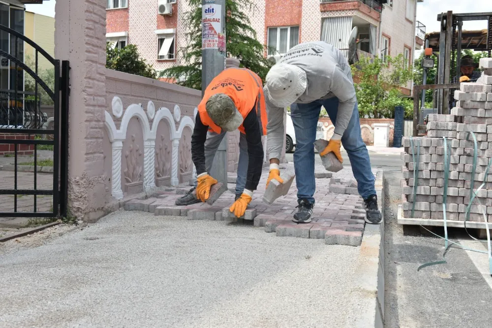 KEPEZ’DEN GÜVENLİ KALDIRIM ÇALIŞMASI