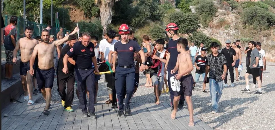 ÇİT VE UYARI TABELASINA RAĞMEN FALEZLERDEN ÖLÜM ATLAYIŞLARI SÜRÜYOR