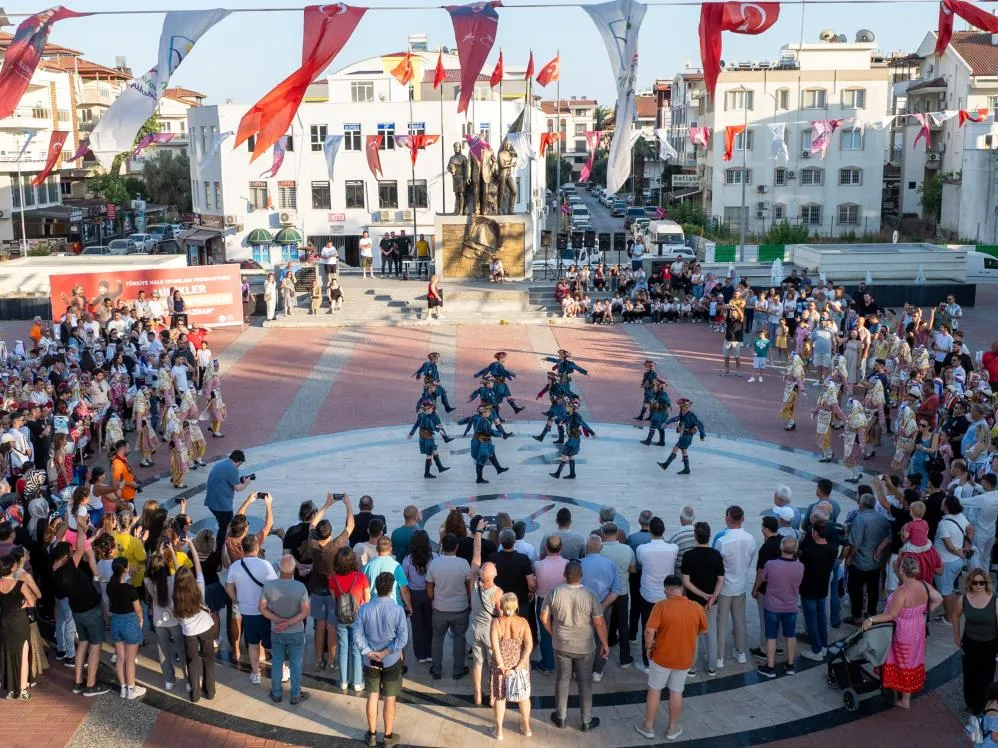 MİNİKLER TÜRKİYE HALK OYUNLARI ŞAMPİYONASI MANAVGAT’TA BAŞLADI