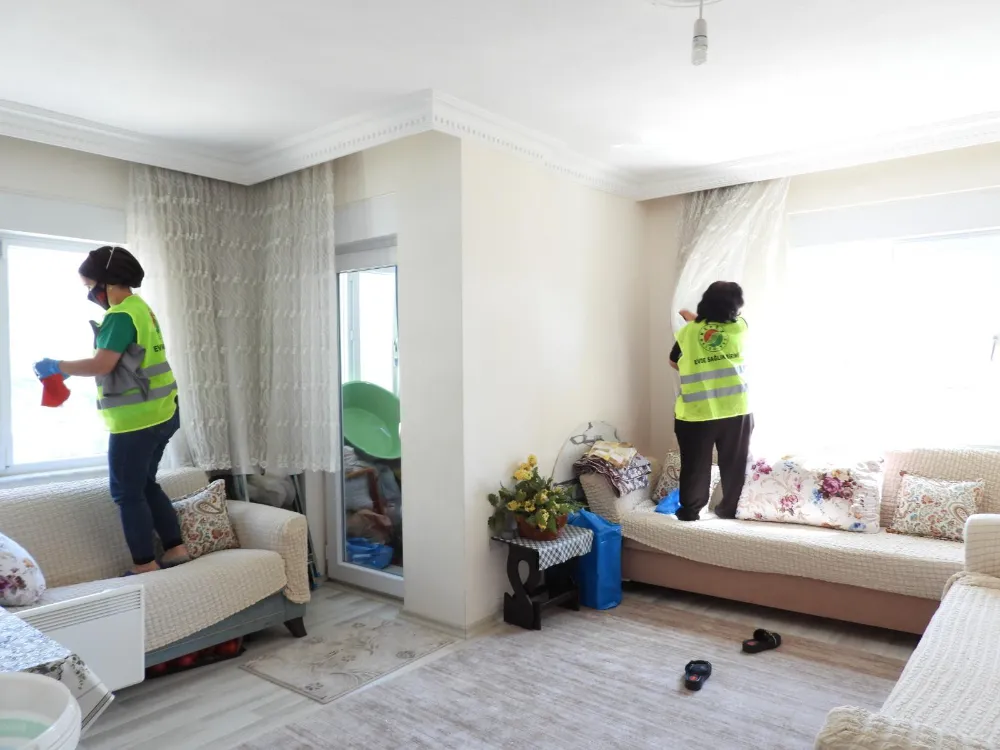 KEPEZ’DEN GAZİ VE ŞEHİT EVLERİNDE BAYRAM TEMİZLİĞİ  