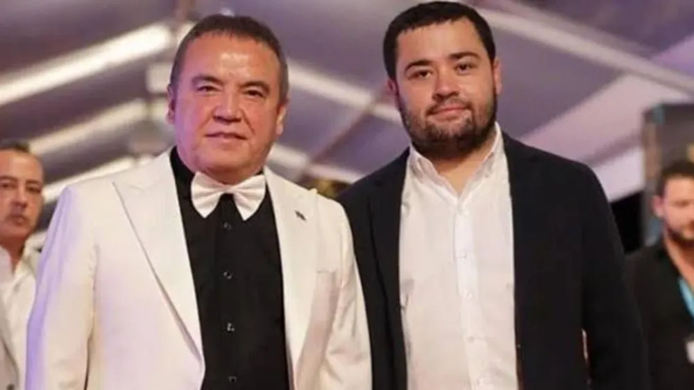 ‘DÖNECEK’ SÖYLENTİLERİ BOŞ ÇIKTI.. GÖKHAN BÖCEK ‘ÇOCUKLA BİRLİKTE FİRARDA’