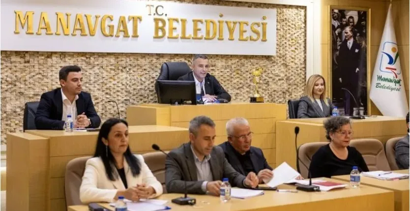 CHP ŞOKTA.. MANAVGAT’TA MECLİS ÜYESİ ÜSTÜNLÜĞÜ CUMHUR İTTİFAKINA GEÇTİ