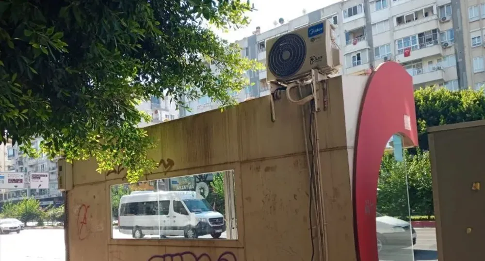 ANTALYA’DA KLİMALI OTOBÜS DURAKLARINDA KLİMALAR YİNE ÇALIŞMIYOR