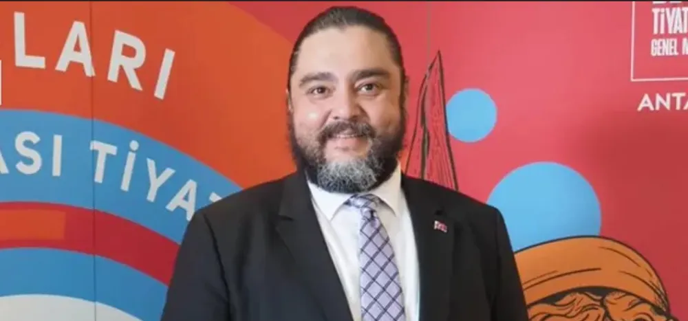 DEVLET TİYATROLARINA BÜYÜK ONUR.. GÖKHAN TÜZÜN ‘YILIN OYUNCUSU’ SEÇİLDİ