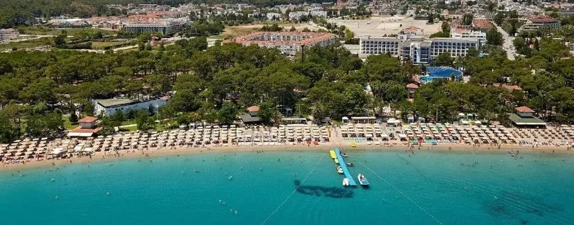 KEMER’DE BEACH İŞLETMELERİ SAHİLİ KAPATTI.. VATANDAŞ İSYAN ETTİ