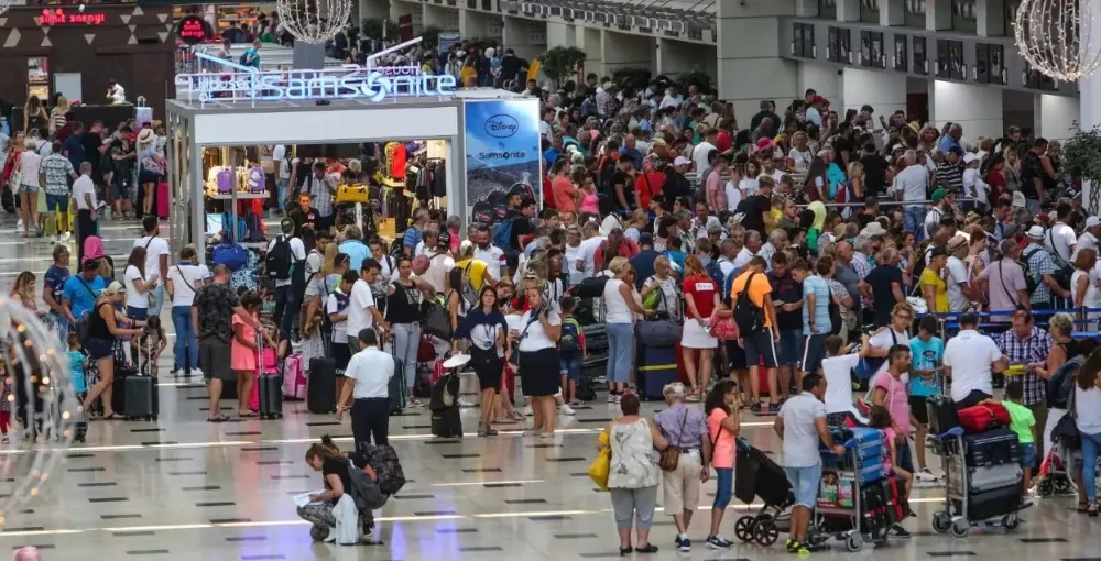 ANTALYA’YA GELEN TURİST SAYISI 1 AĞUSTOS’TA 9 MİLYONU AŞTI