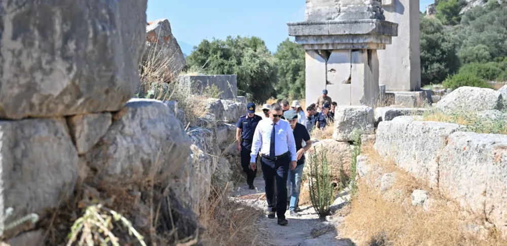 VALİ ŞAHİN PATARA VE KSANTHOS’TA.. ‘DÜNYAYA ÖRNEK ÇALIŞMA YAPTIK’