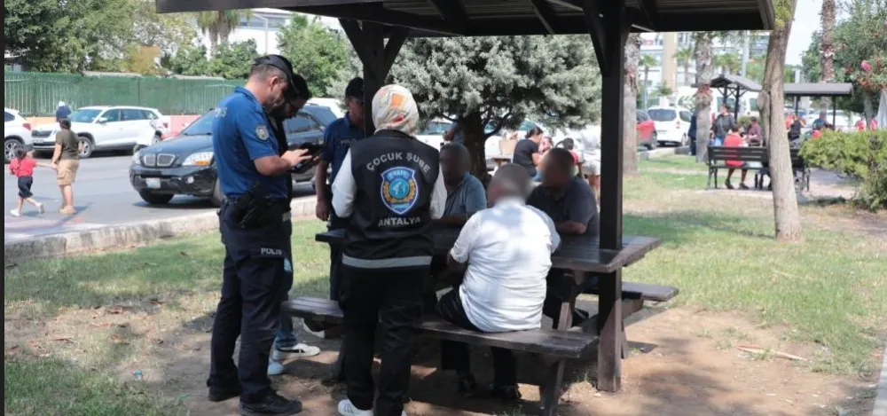 ANTALYA’DA OKUL ÇEVRELERİ VE SERVİS ARAÇLARI DENETLENDİ