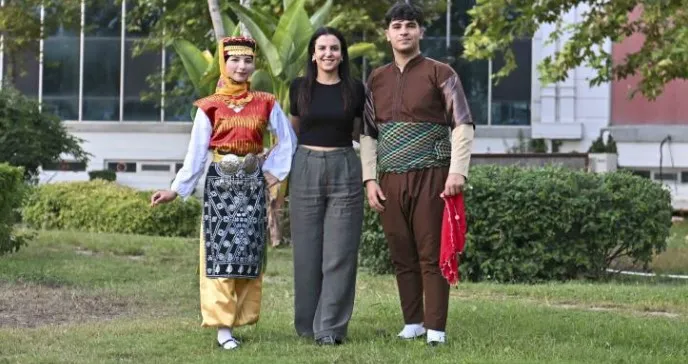 MURATPAŞA’NIN DANSÇILARI KONSERVATUVARI KAZANDI