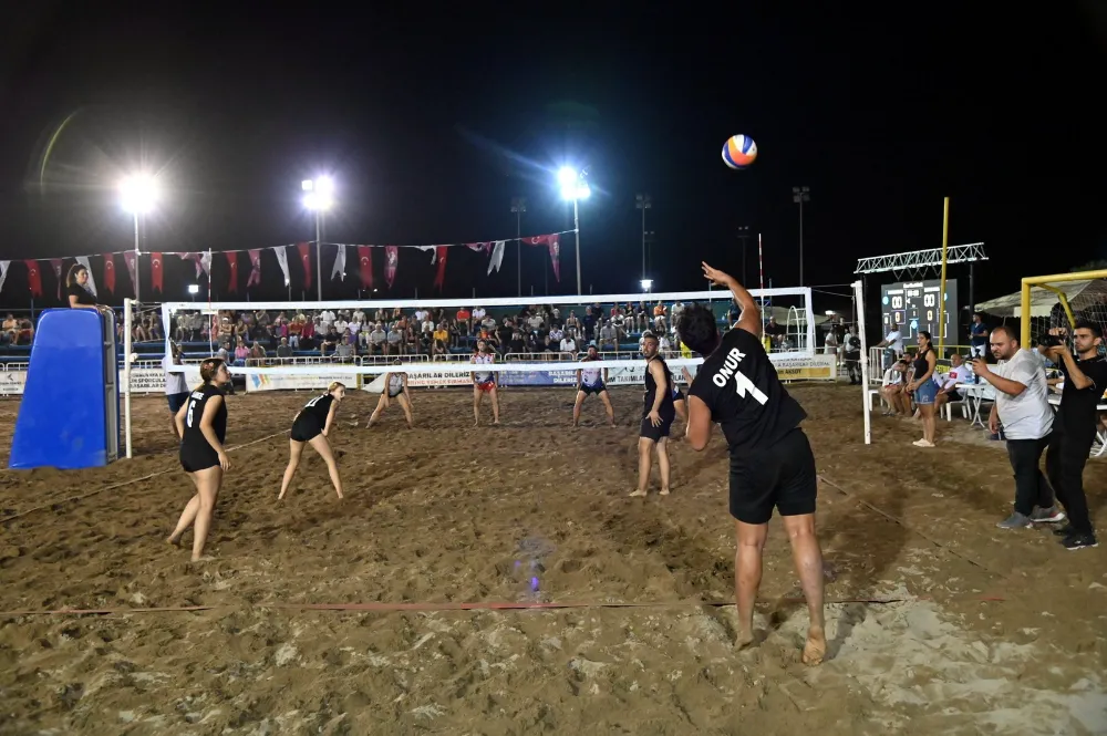 MANAVGAT’TA PLAJ VOLEYBOLU HALK TURNUVASI