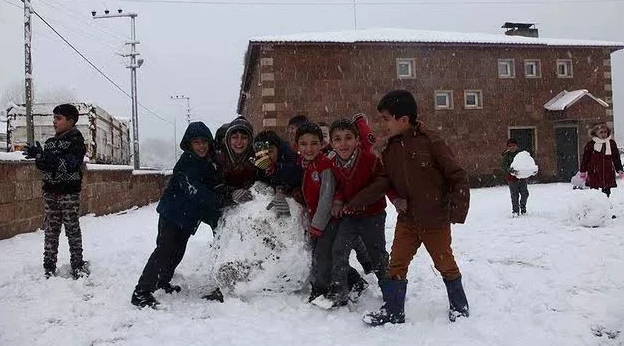 MART AYINDAYIZ.. VE EĞİTİME KAR ENGELİ HABERLERİ GELİYOR