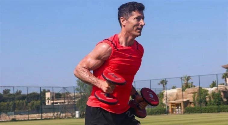 ALMANYA GOL KRALI LEWANDOWSKİ.. ANTALYA’DA FORM TUTUYOR
