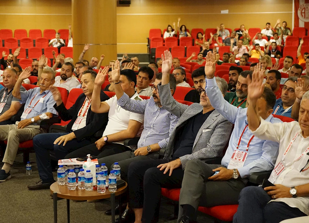 ANTALYASPOR KULÜBÜ DERNEĞİ’NİN YENİ BAŞKANI AV. AZİZ ÇETİN