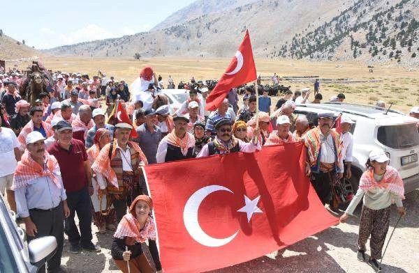 GÖMBE SIÇAK ALANI YAYLASI’NDA YÖRÜK GÖÇÜ CANLANDIRILDI