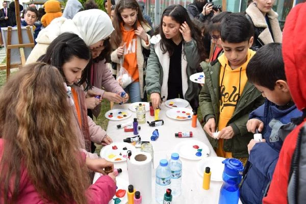BURDUR’DA DEPREMZEDE ÖĞRENCİLERE MORAL ETKİNLİĞİ