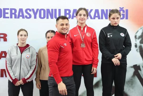 BURDURLU GÜREŞÇİLERE MİLLİ DAVET