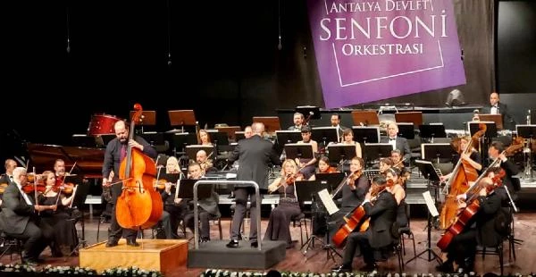 AKM’DE KONTRABAS KONSERİ