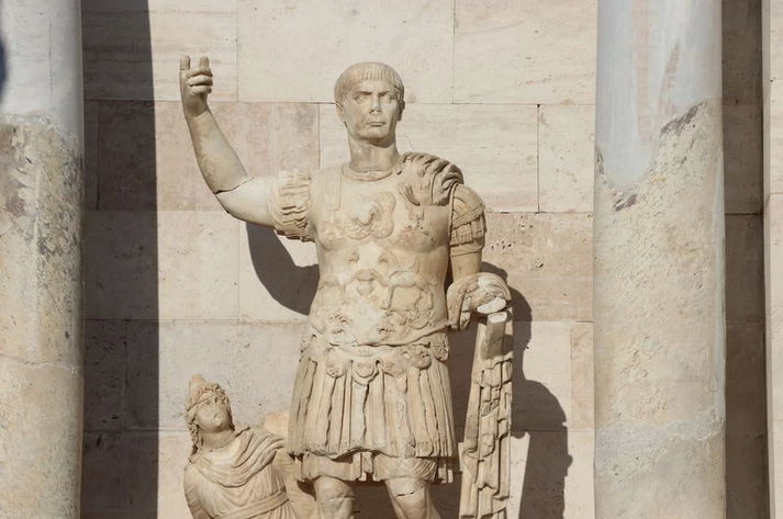TRAJAN ÇEŞMESİ.. YÜZYILLAR SONRA YENİDEN CAZİBE MERKEZİ OLDU