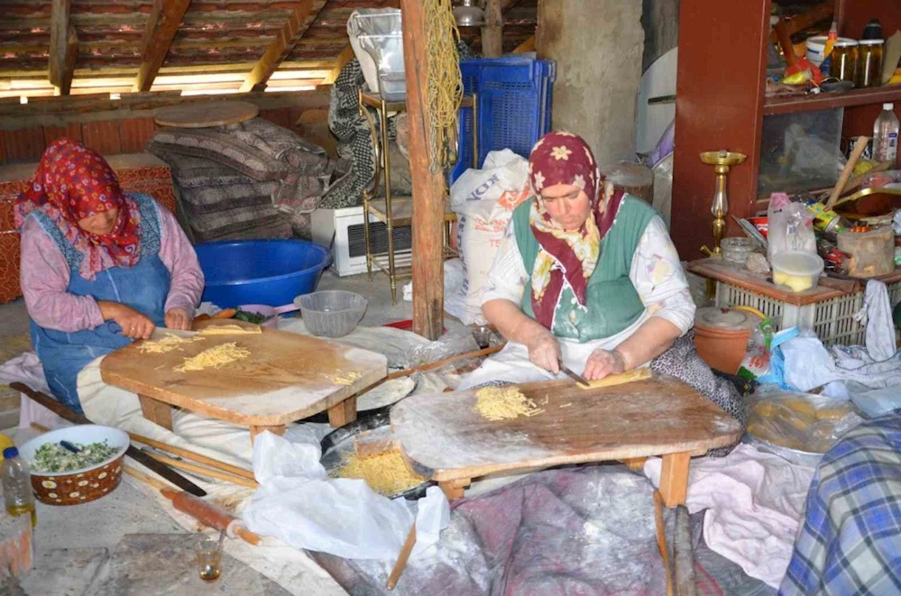 ÖZGÜR ÖZEL’İN YEREL SEÇİM İÇİN İLK ADAYI ‘MANAVGAT ŞÜKRÜ SÖZEN’