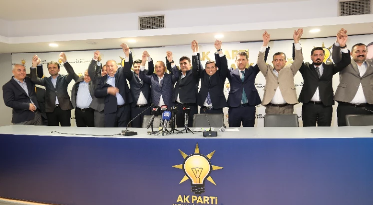 AK PARTİ’YE KATILAN 7 BİN 841 ÜYE İÇİN ROZET TAKMA TÖRENİ DÜZENLENDİ