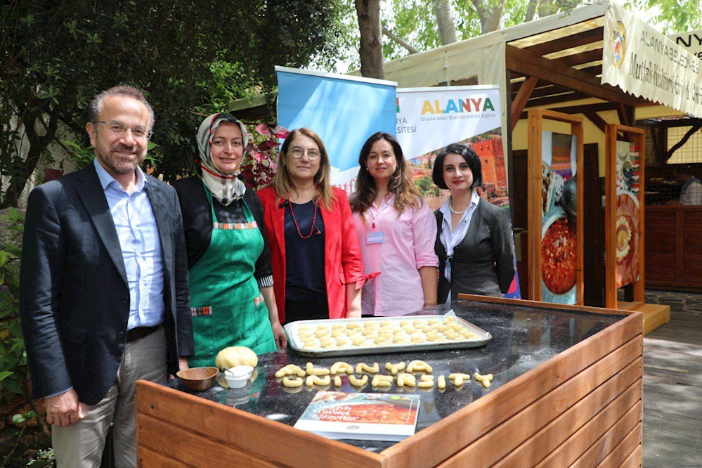 ALANYA.. İLETİŞİM-TASARIM FESTİVALİNDE YÖRESEL LEZZETLER TANITILDI